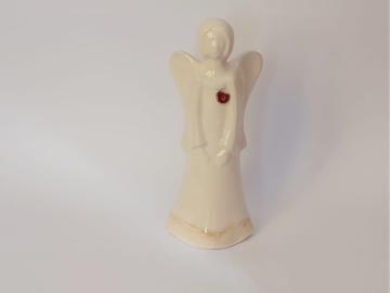 Anioł ceramiczny z sercem